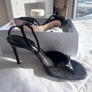 Brand New Schutz Heels - Black